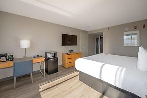 Coast Chilliwack Hotel by APA