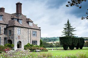 Llangoed Hall