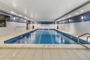 Best Western Plus Chocolate Lake Hotel