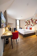 Three Corners Hotel Art