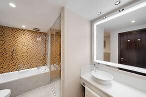 Radisson Blu Hotel and Convention Centre, Riyadh Minhal