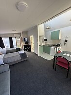 Sundowner Motel