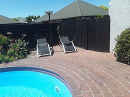 Sundowner Motel