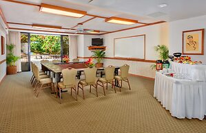 OUTRIGGER Kaanapali Beach Resort
