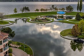Delta Hotels by Marriott Grand Okanagan Resort