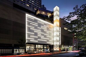 W Toronto