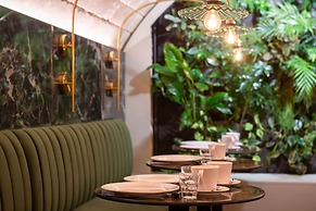 Hotel Aston