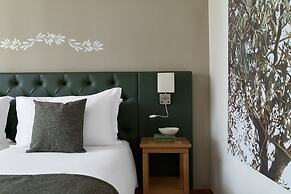 Titania Hotel