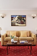 Titania Hotel