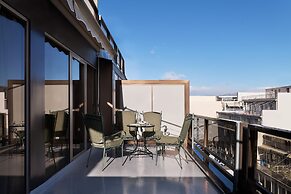 Titania Hotel