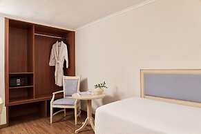 Titania Hotel