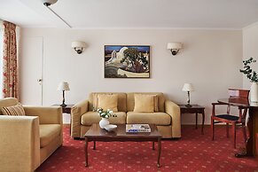 Titania Hotel