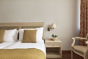 Titania Hotel