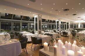 Titania Hotel