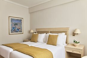 Titania Hotel