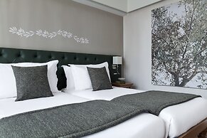 Titania Hotel