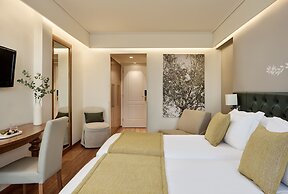 Titania Hotel