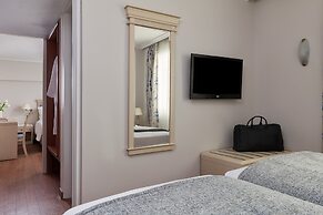 Titania Hotel