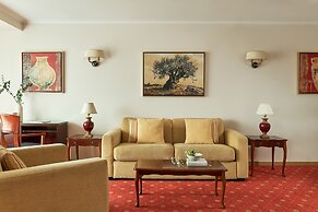 Titania Hotel