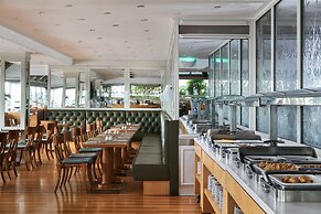 Titania Hotel