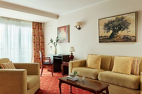Titania Hotel