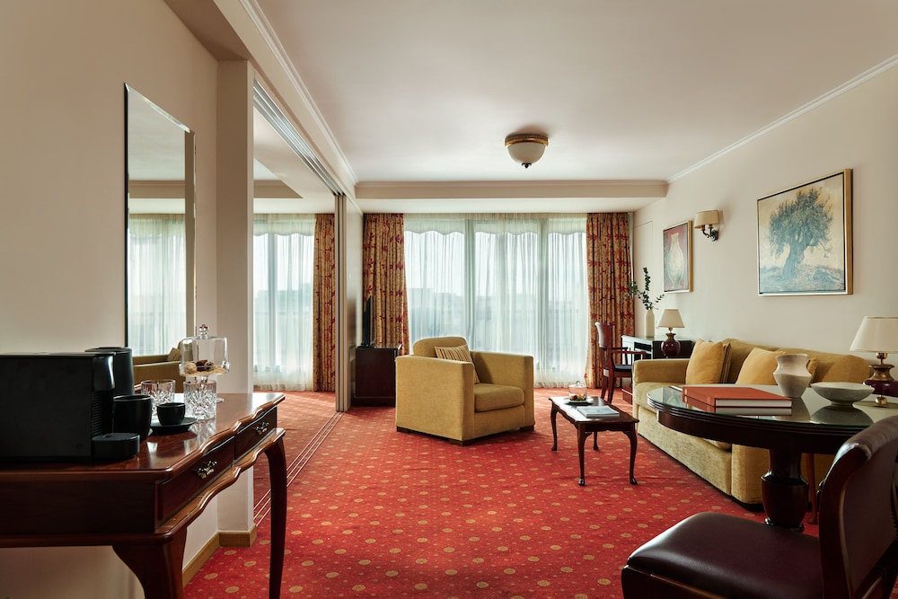 Titania Hotel