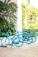 W South Beach