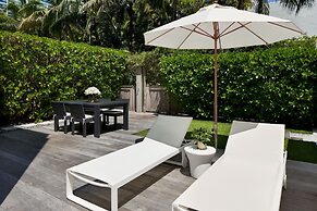 W South Beach