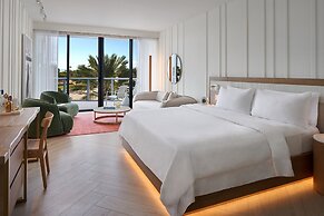 W South Beach