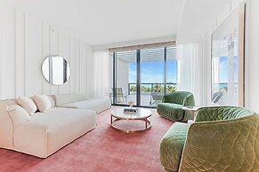W South Beach