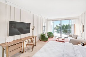 W South Beach
