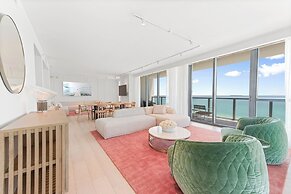 W South Beach