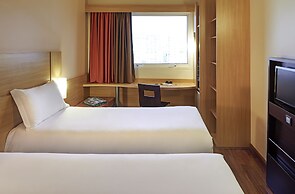 ibis Paris La Défense Esplanade