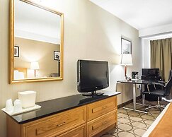 Clarion Pointe