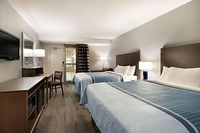 Travelodge by Wyndham Saskatoon