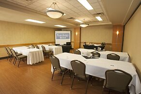 Travelodge by Wyndham Saskatoon
