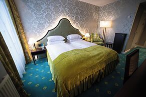 Hotel Bristol