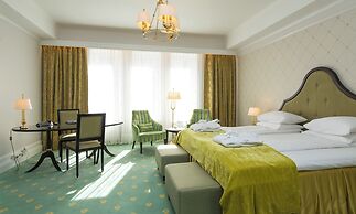 Hotel Bristol