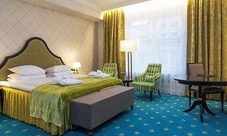 Hotel Bristol