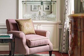 The Shelbourne, Autograph Collection