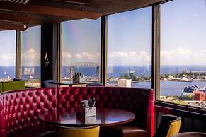 Radisson Hotel Duluth - Harborview