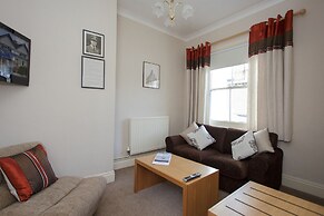 New Holmwood Hotel