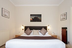 New Holmwood Hotel