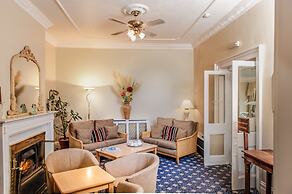 New Holmwood Hotel