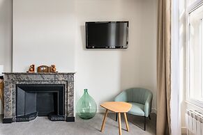 Le Phenix Hotel
