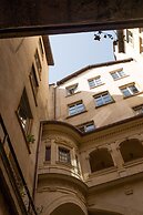Le Phenix Hotel