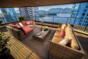 Pinnacle Hotel Harbourfront