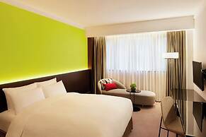 Prince, Marco Polo Hotel
