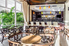 Comfort Suites Paradise Island