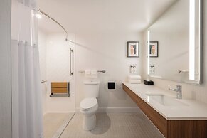 Holiday Inn & Suites Winnipeg Downtown by IHG